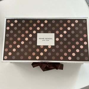 Henri Bendel candle  set